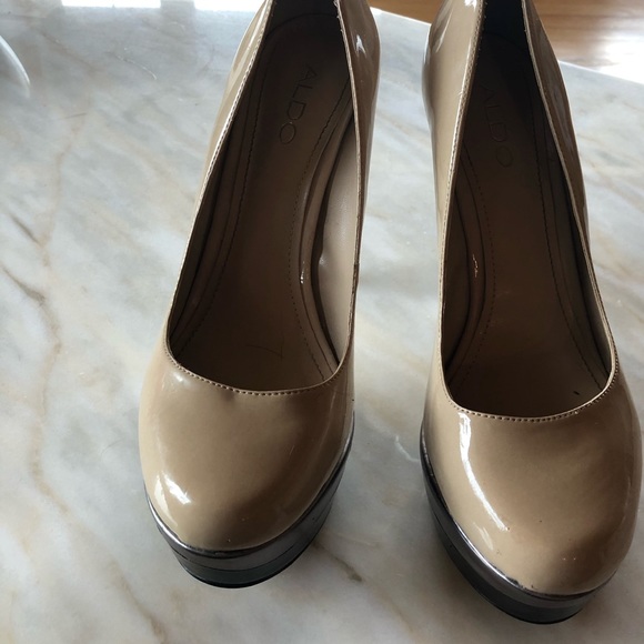 Heels - Picture 3 of 3